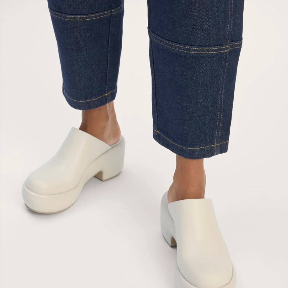 Everlane Women's Puffa Clog in Parchment